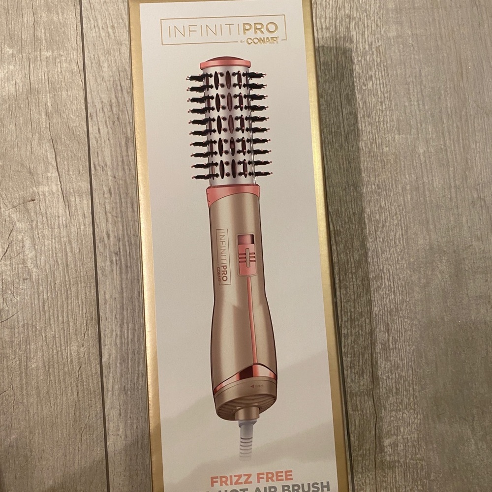 INFINITI PRO By: Conair
Frizz free
 Hot air brush